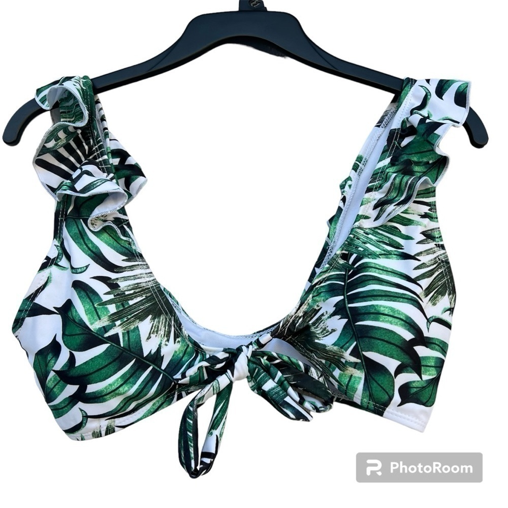 Miss guided stream top tropical print new with tags